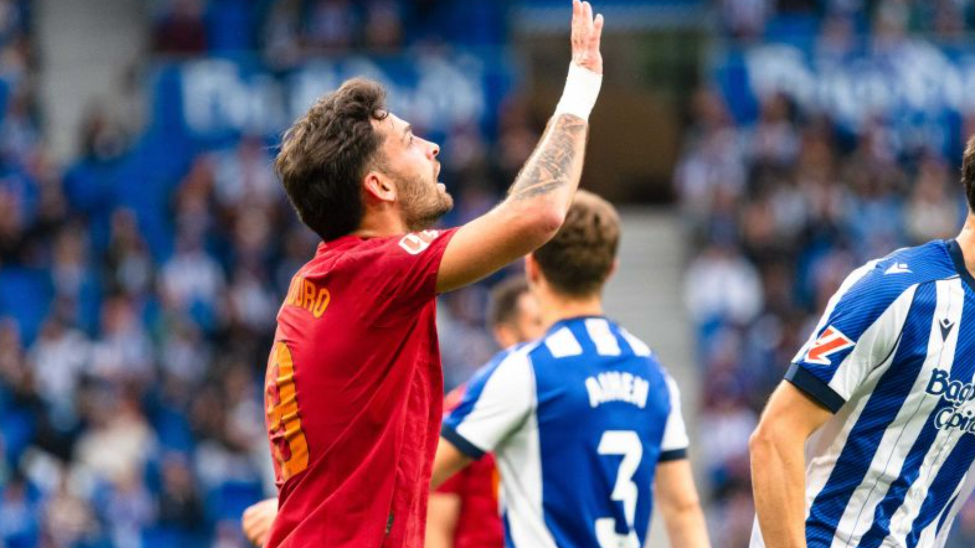 Hugo Duro celebra el gol en Anoeta
