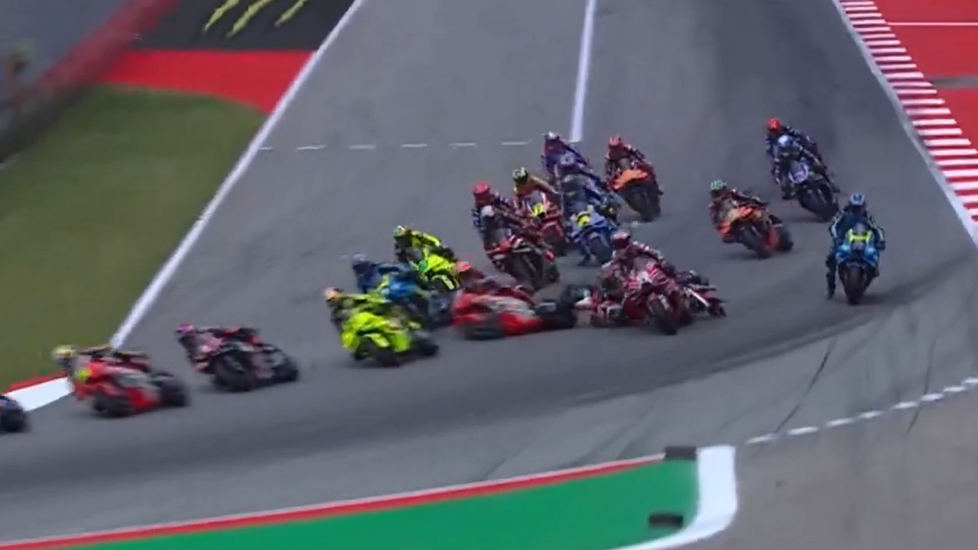 Johann Zarco y Pecco Bagnaia, en la resalida de Montmeló