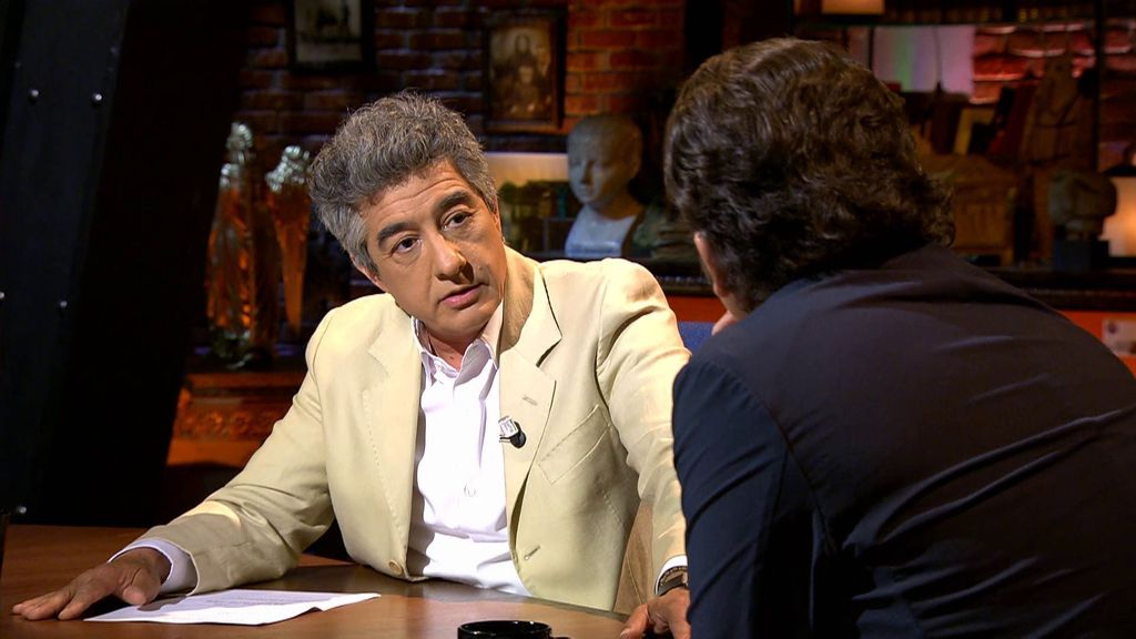 Juan Valderrama cuenta en 'Cuarto milenio' la espeluznante experiencia que le cambió la vida: "Acudí a una bruja y empezaron los fenómenos" Cuarto Milenio Temporada 21 Top Vídeos 851