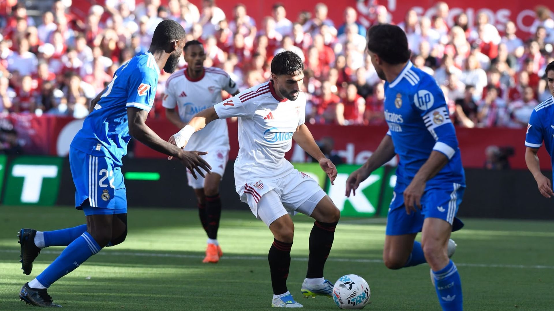 Maupay, en el Sevilla-Real Madrid