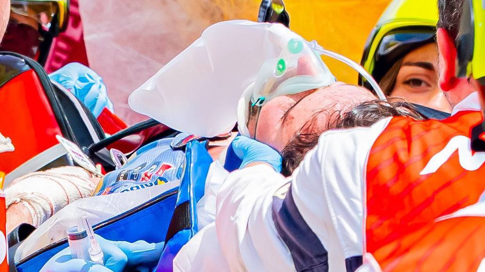 Álex Márquez, atendido en el circuito tras su accidente