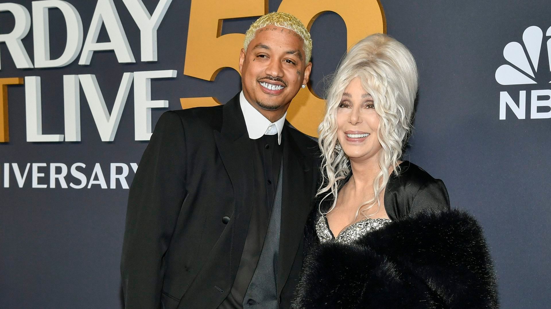 Alexander 'AE' Edwards y Cher