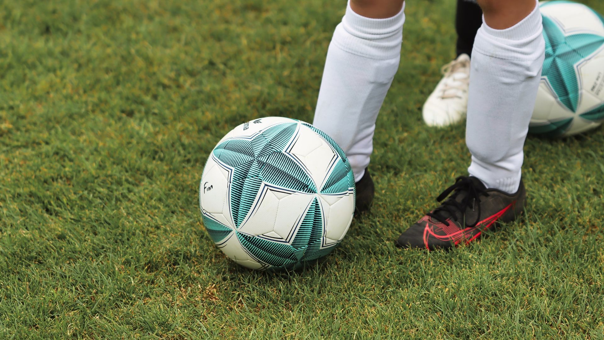 El exfutbolista de Primera División, Carlos Castro, pierde su pensión vitalicia pese a que la Justicia reconoce su enfermedad crónica El exfutbolista de Primera División, Carlos Castro, pierde su pensión vitalicia pese a que la Justicia reconoce su enfermedad crónica