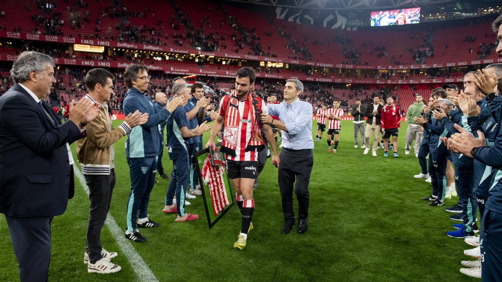 Ernesto Valverde y Lekue se despiden de San Mamés Ernesto Valverde y Lekue se despiden de San Mamés