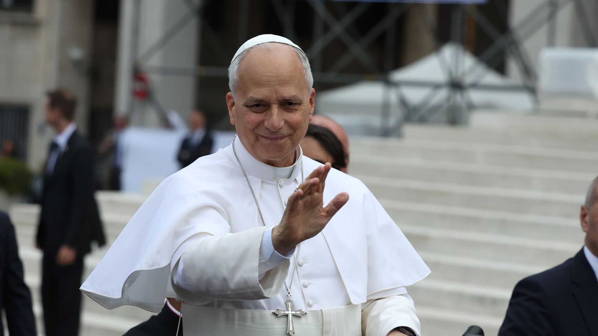EuropaPress_7532739_may_14_2026_rome_italy_the_pontiff_seen_greeting_the_faithful_as_he_arrives EuropaPress_7532739_may_14_2026_rome_italy_the_pontiff_seen_greeting_the_faithful_as_he_arrives