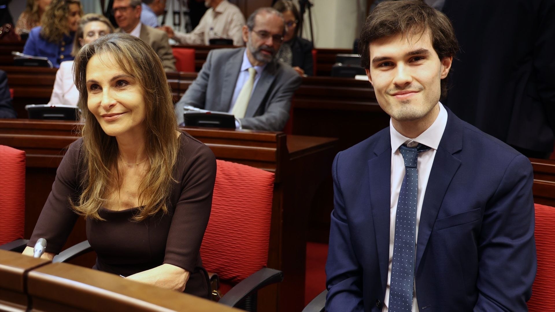 Fernando Ónega Jr. y su madre, Ángela Rodrigo, recogen el Premio ¡Bravo! Especial para el periodista