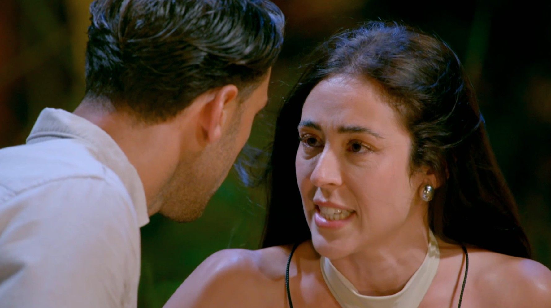 Julia y Luis protagonizan una tensa hoguera final con Nieves como testigo: 
