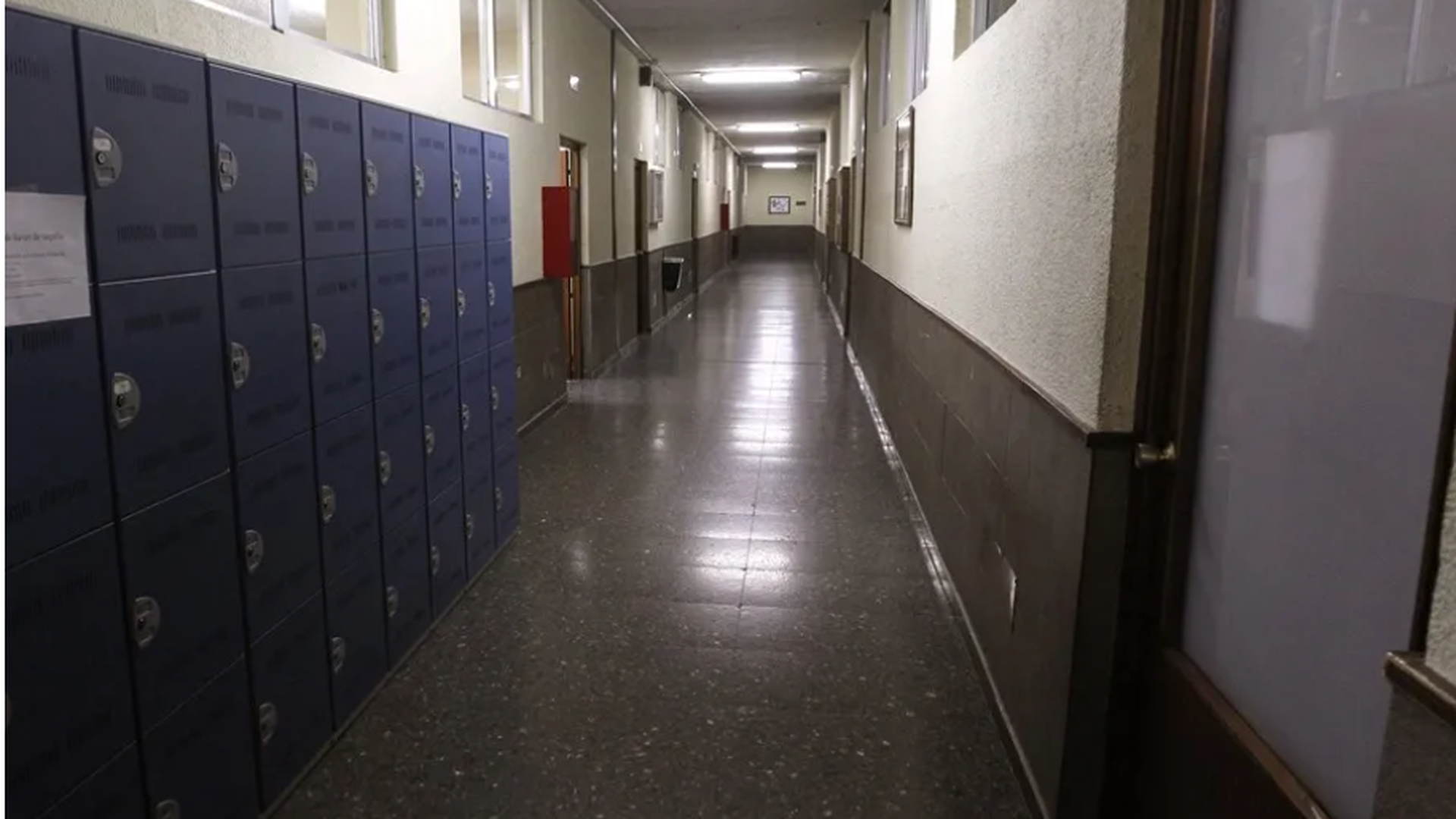 La madre de una menor denuncia la brutal agresión a su hija en Lleida: "¡Métele una patada!" La madre de una menor denuncia la brutal agresión a su hija en Lleida: "¡Métele una patada!"