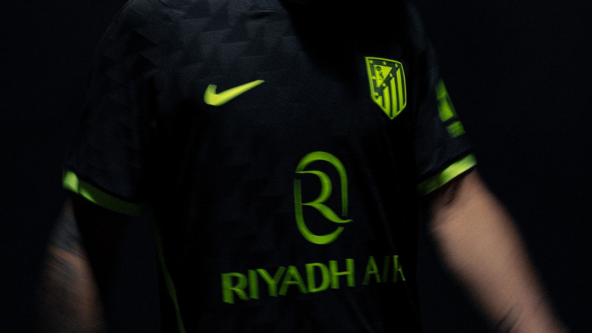 La nueva camiseta negra