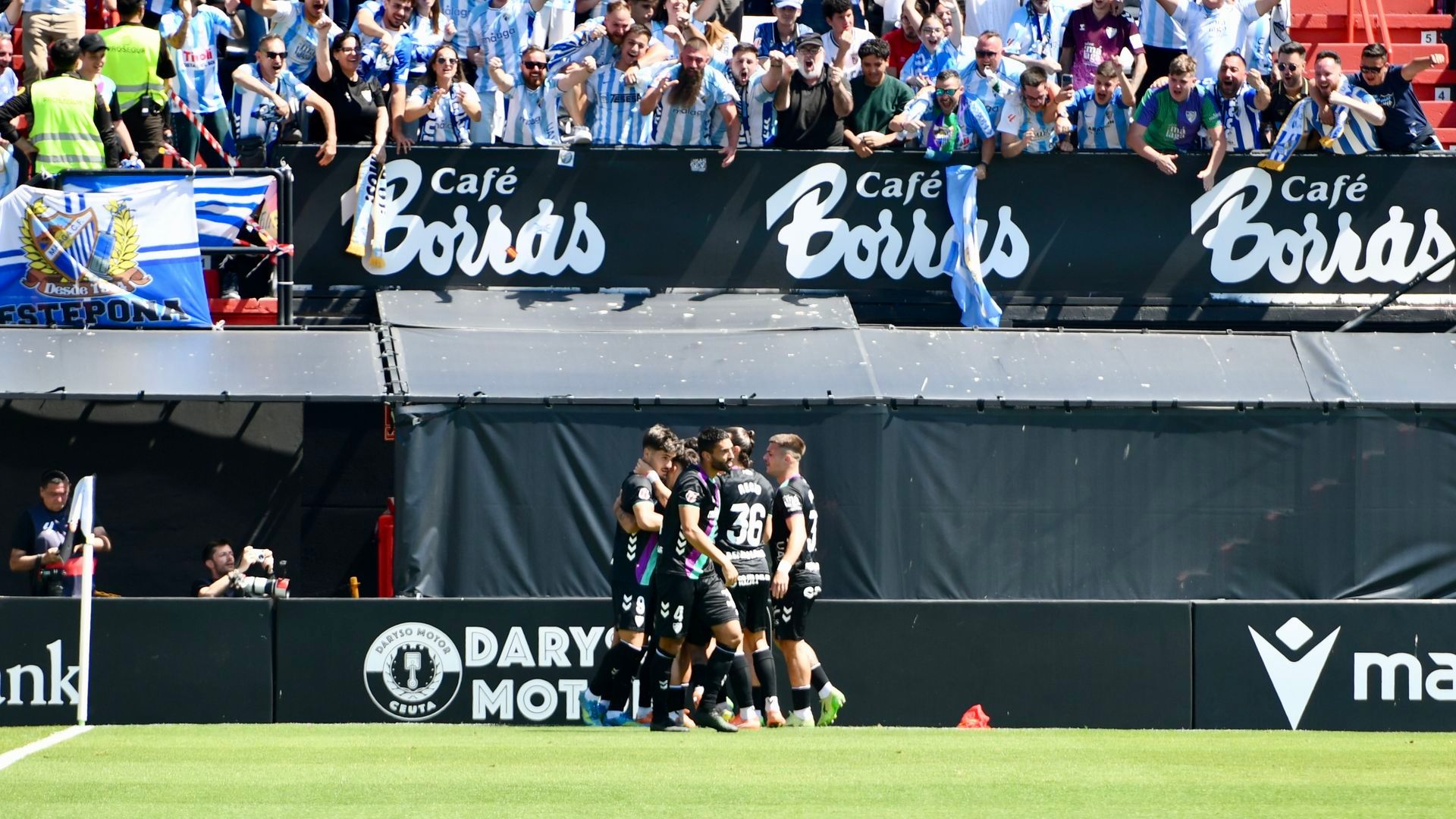Los jugadores del Málaga celebran un gol en Ceuta.