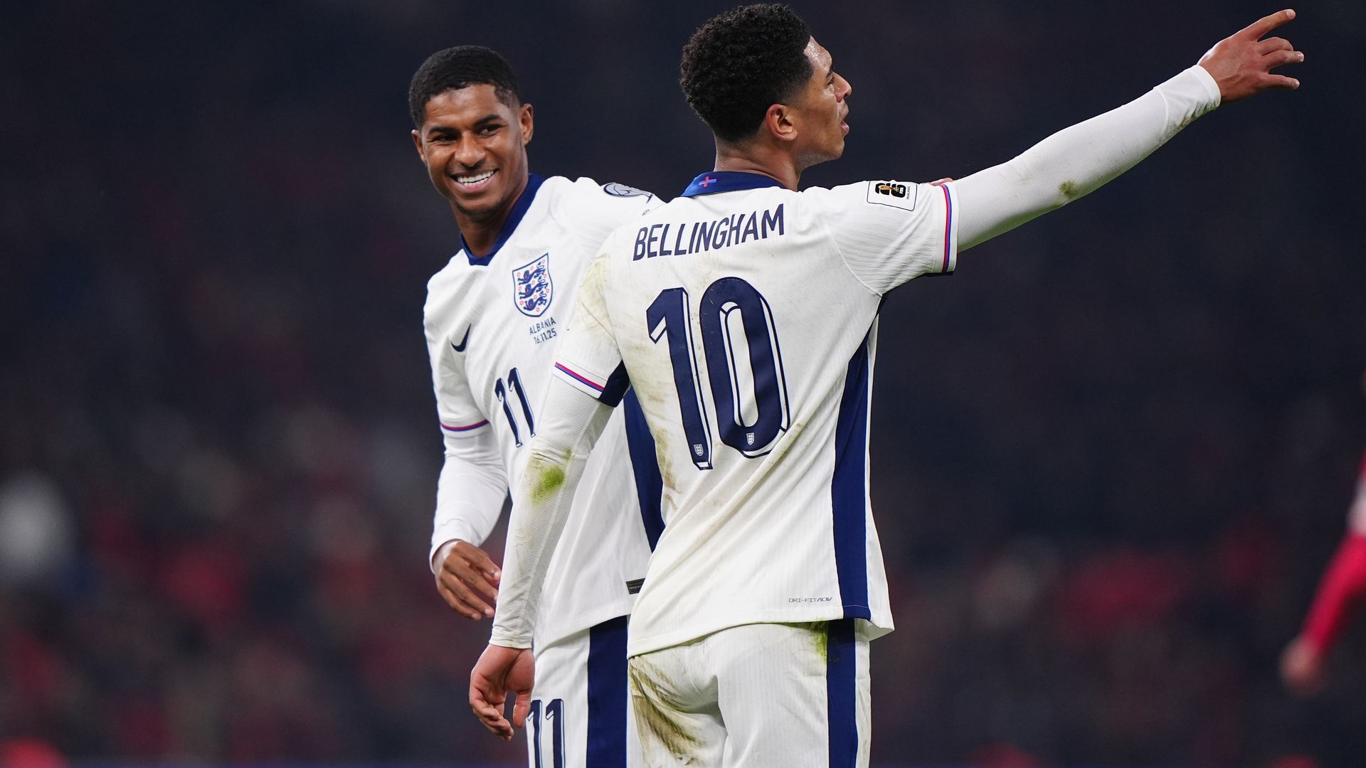 Marcus Rashford con Jude Bellingham