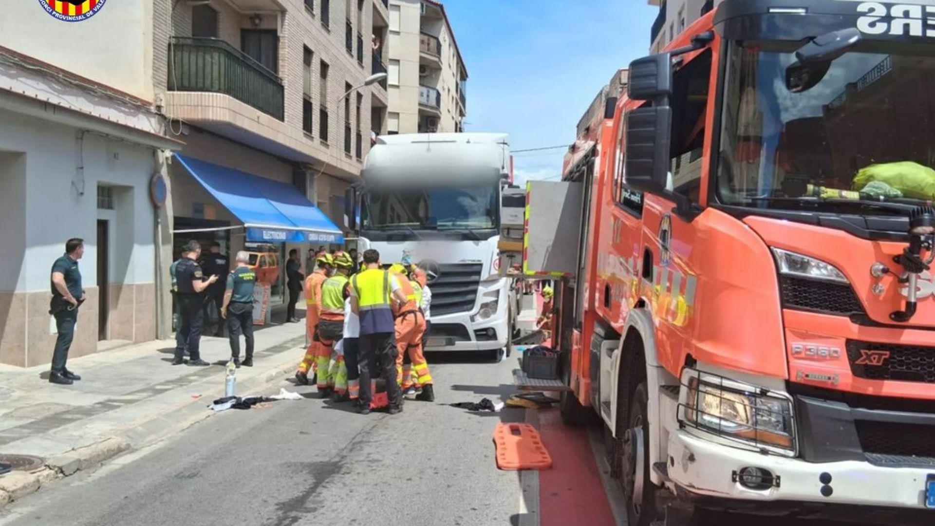 Un camión atropella a una anciana en Vilamarxant y requiere rescate de bomberos Un camión atropella a una anciana en Vilamarxant y requiere rescate de bomberos