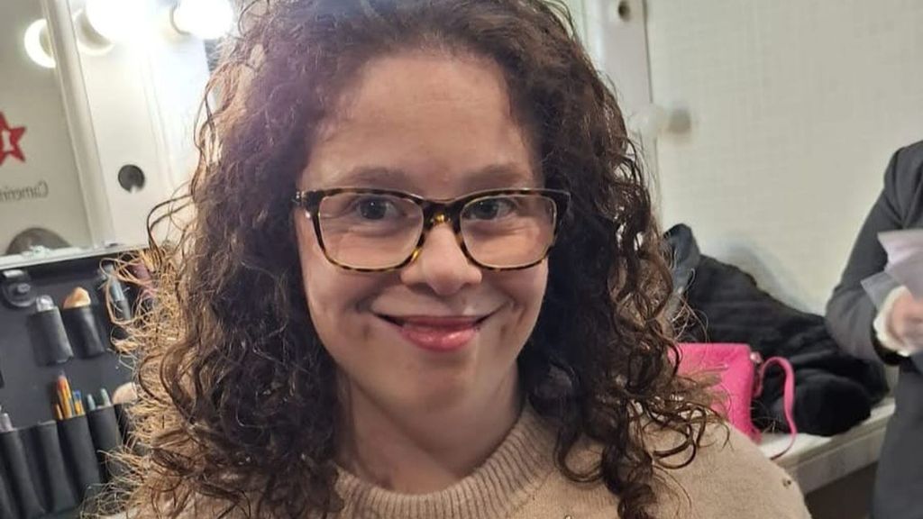 Elena padece síndrome de Williams, la enfermedad rara de las personas “extremadamente sociables y empáticas”: "Te llevas un palo muy gordo"
