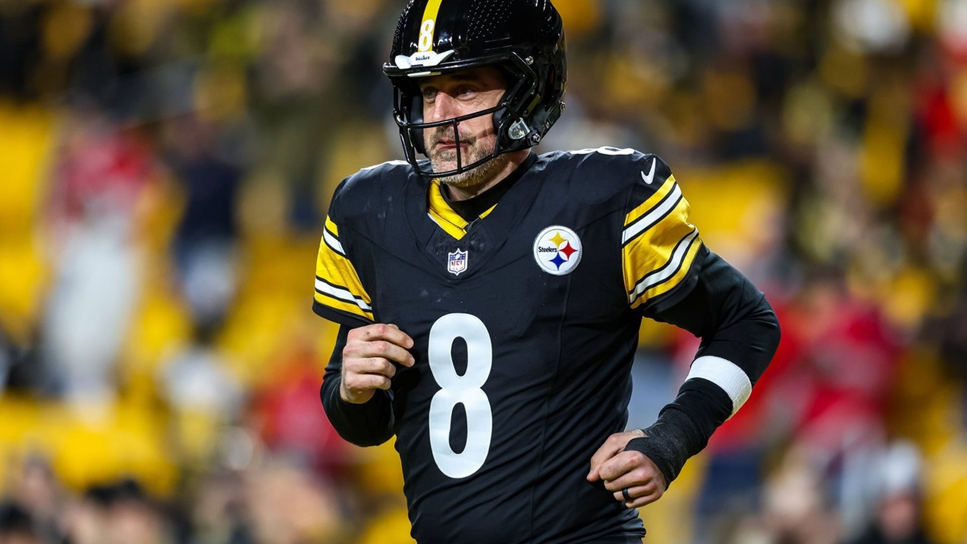 Aaron Rodgers durante la temporada pasada con los Steelers Aaron Rodgers durante la temporada pasada con los Steelers