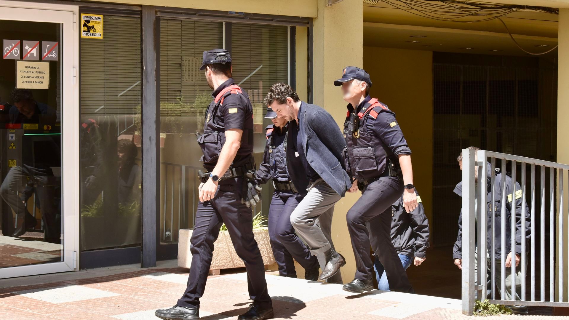 El hijo de Isak Andic, el fundador de Mango, detenido como acusado de homicidio
