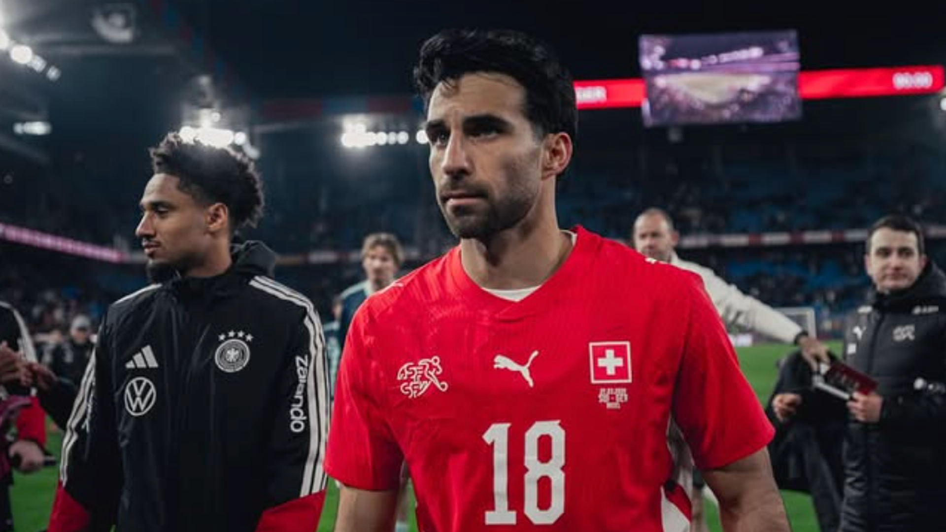 Eray Cömert con Suiza Eray Cömert con Suiza