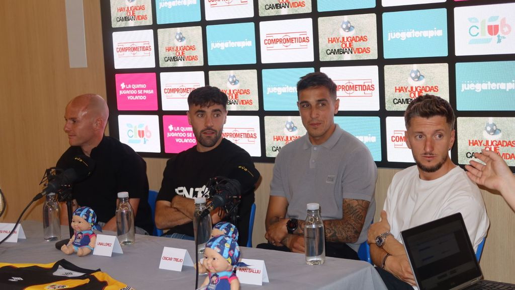 Los jugadores del Rayo Vallecano recuerdan las bromas de Óscar Trejo: "Me encontré un ratón"
