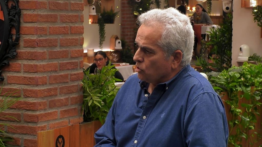 Un soltero de 'First Dates' se presenta ante dos hermanas con una propuesta indecente: "¿Cómo vamos a hacer un trío?"