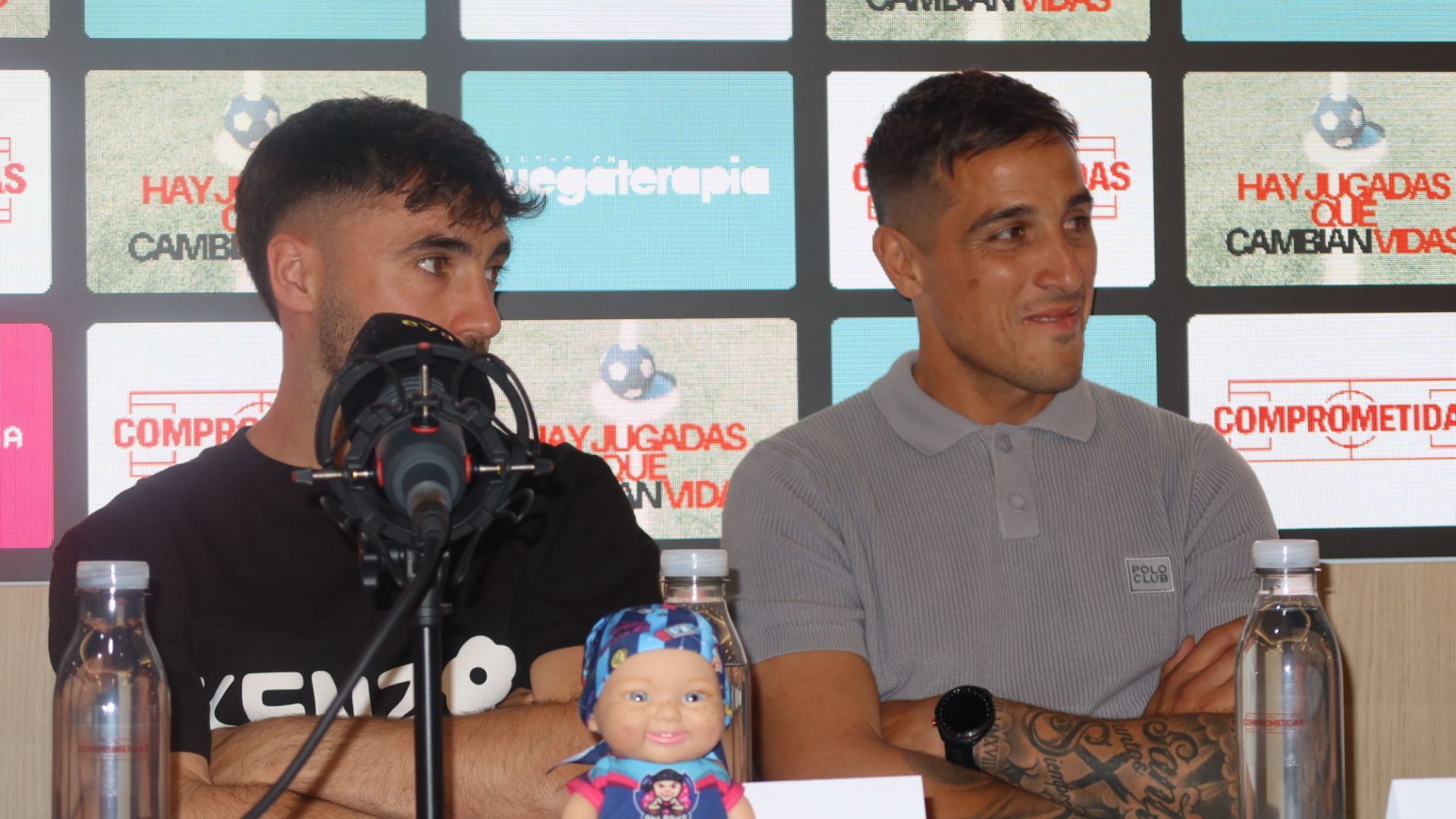 Unai López junto a Óscar Trejo