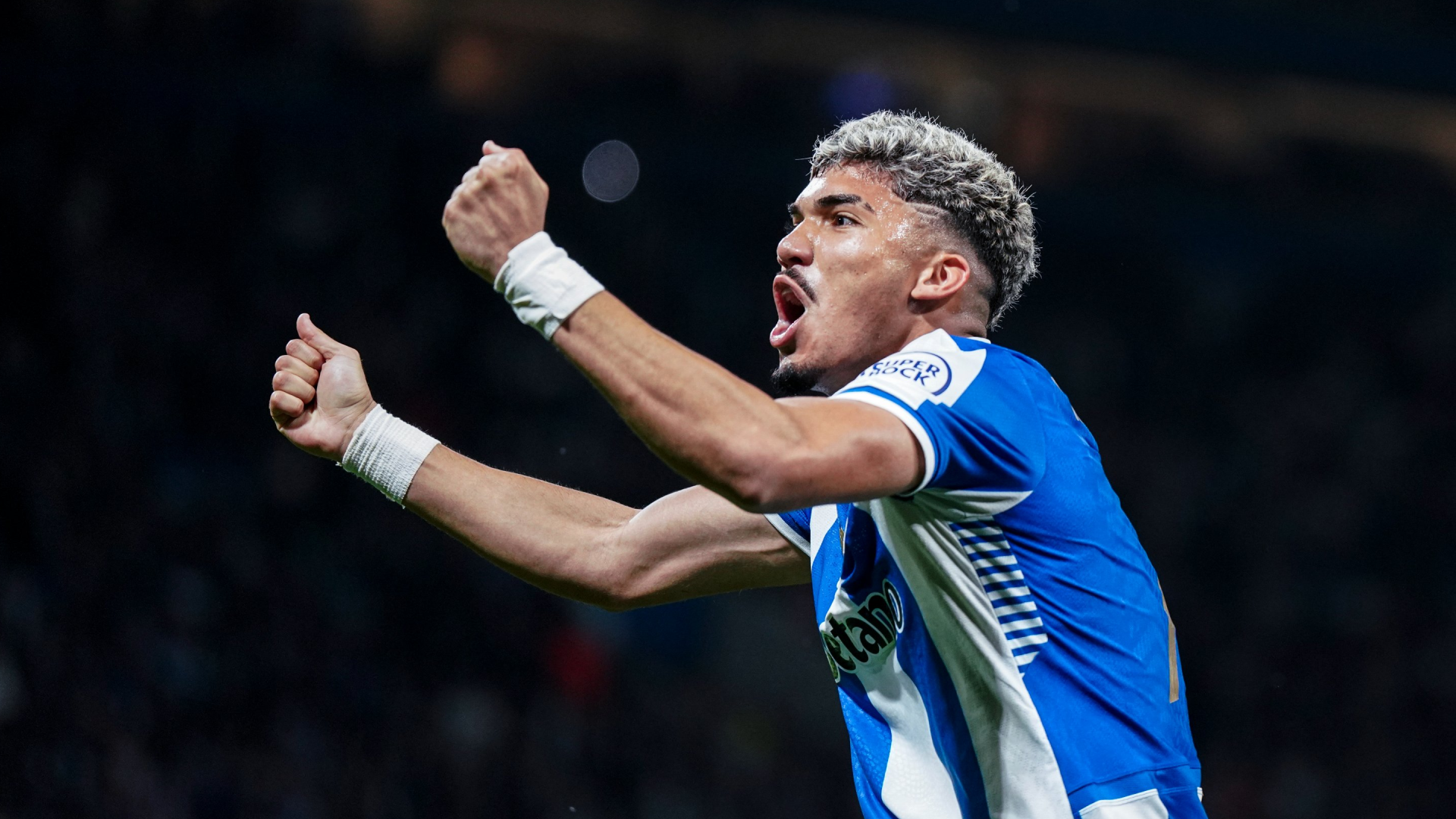 William Gomes celebra un gol con el Oporto William Gomes celebra un gol con el Oporto