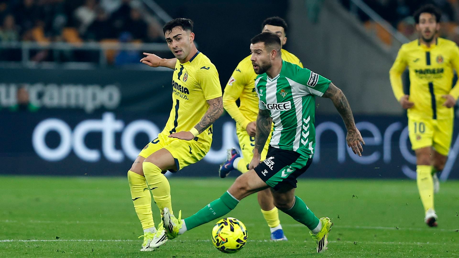 El atacante groguet ante el Betis El atacante groguet ante el Betis