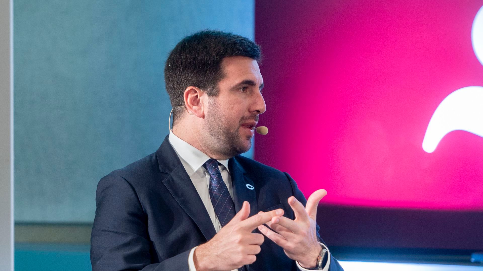 Enrique Riquelme: "Trabajamos 24/7 para ver si podemos llegar a proponer algo ilusionante para el Real Madrid" Enrique Riquelme: "Trabajamos 24/7 para ver si podemos llegar a proponer algo ilusionante para el Real Madrid"