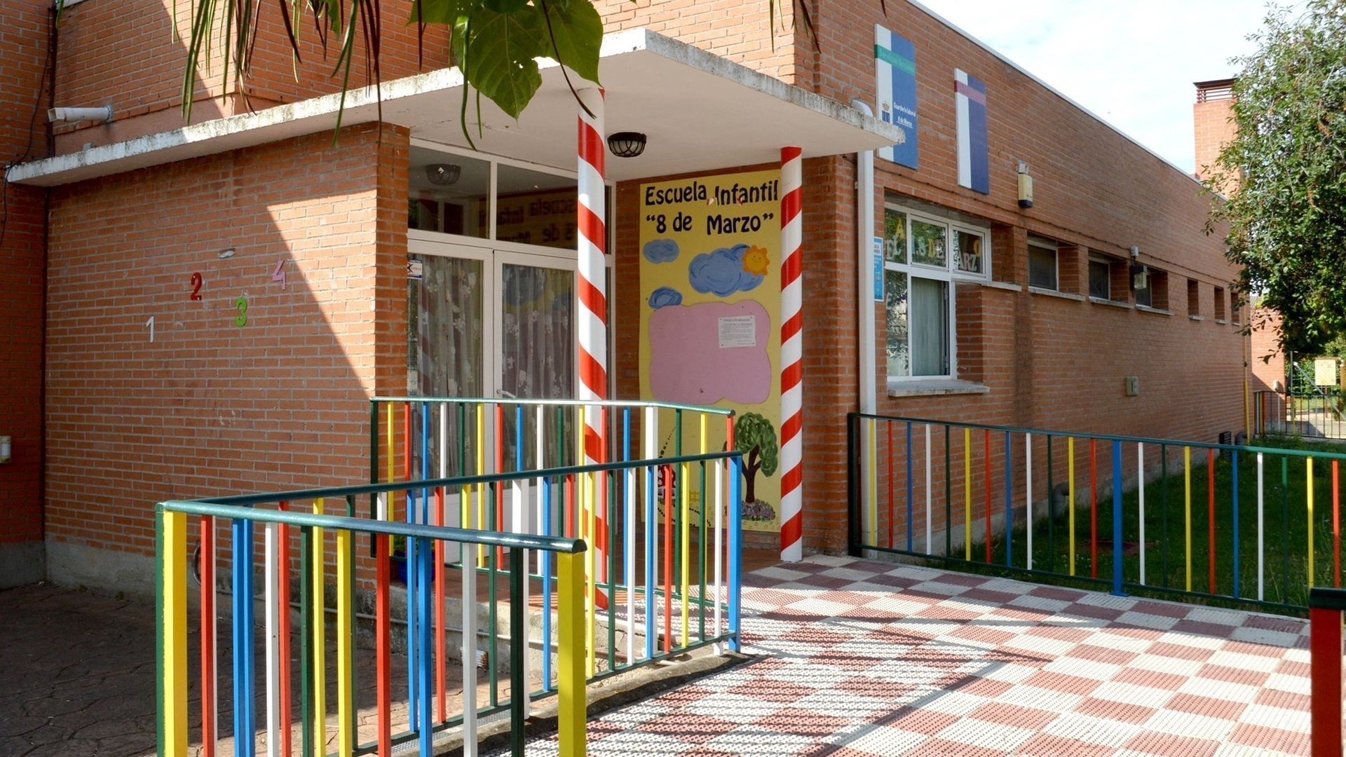 Escuela infantil en la localidad de Azuqueca de Henares, Guadalajara Escuela infantil en la localidad de Azuqueca de Henares, Guadalajara