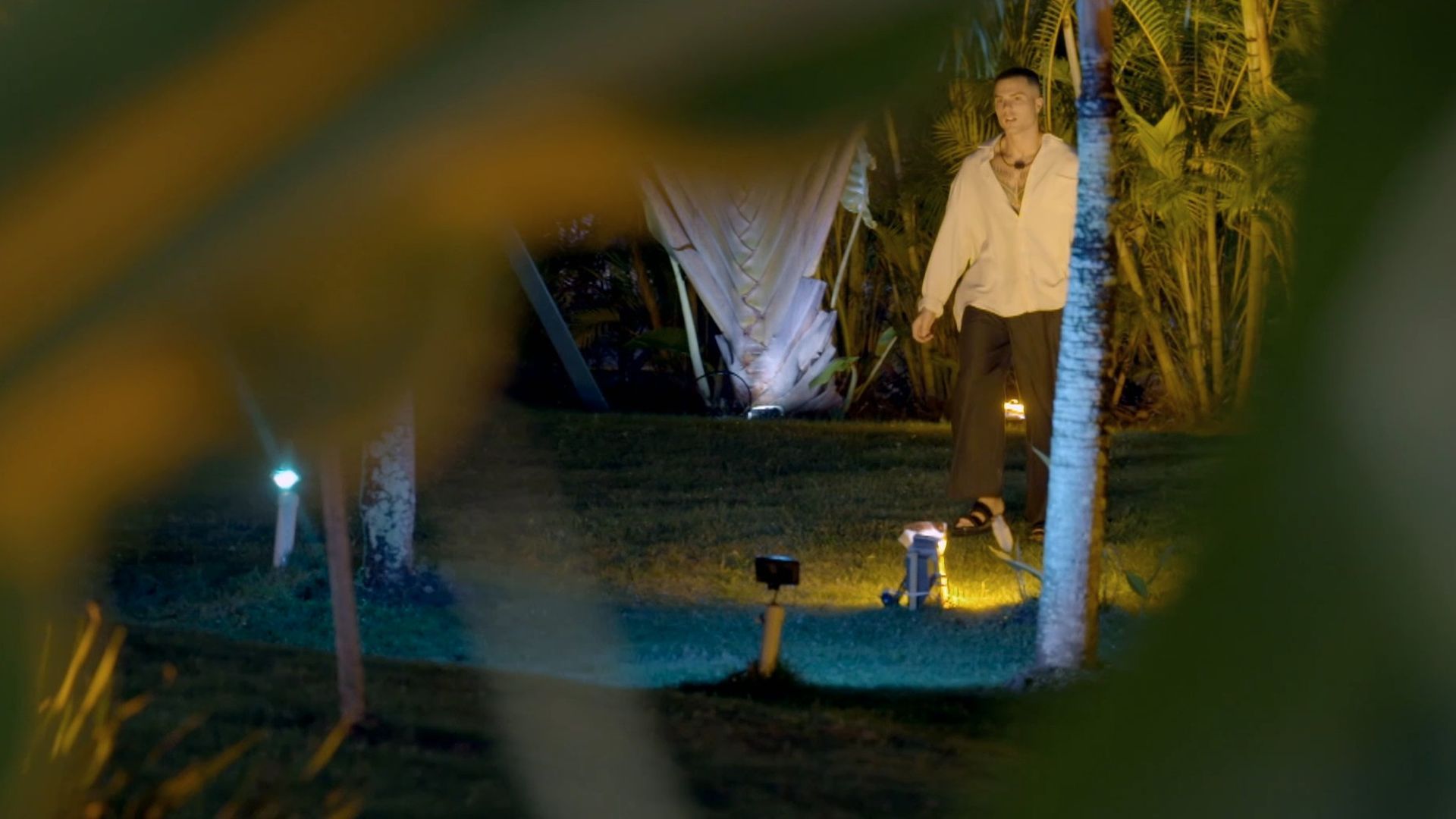 Miguel entra en ‘Villa montaña’ y despierta a Lucas para contarle que es su nuevo compañero: “Qué alegría verte”