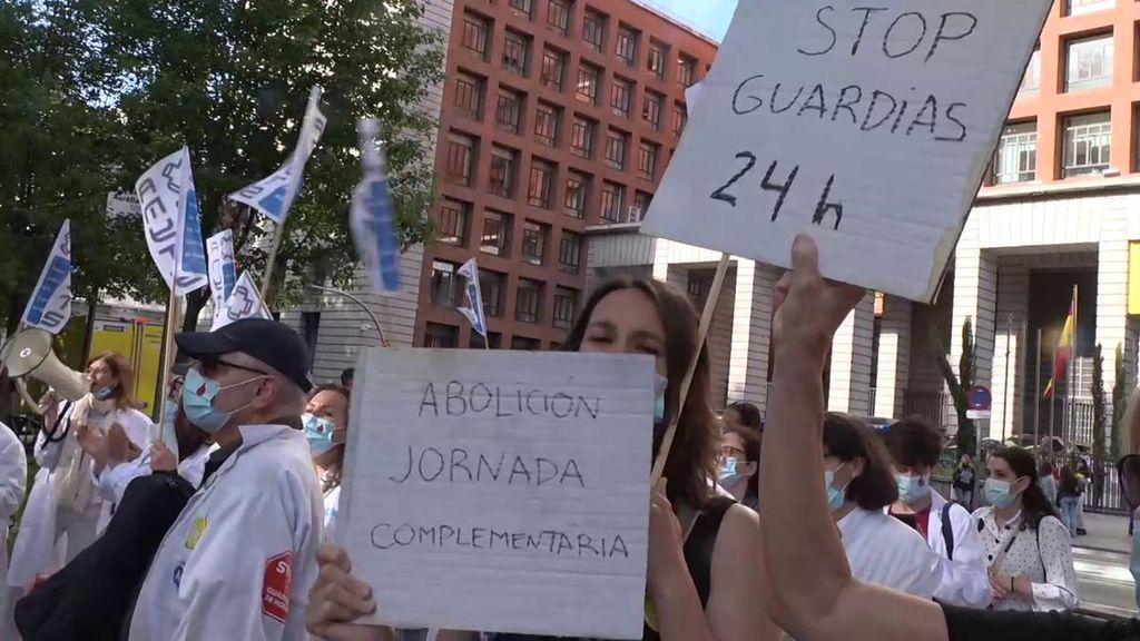 Miles de citas y cirugías canceladas ante la cuarta semana de huelga sanitaria: los pacientes denuncian la falta de información