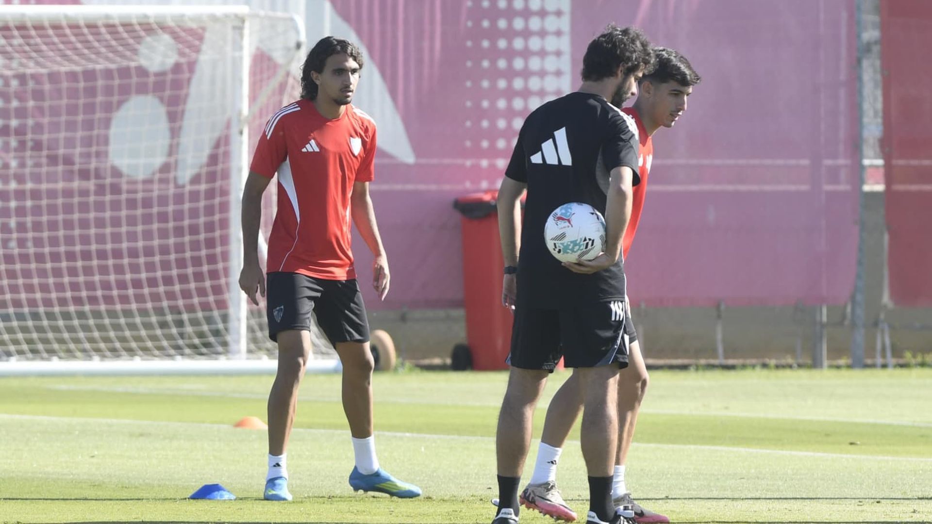 Nico Guillén, en el entrenamiento del Sevilla de este miércoles