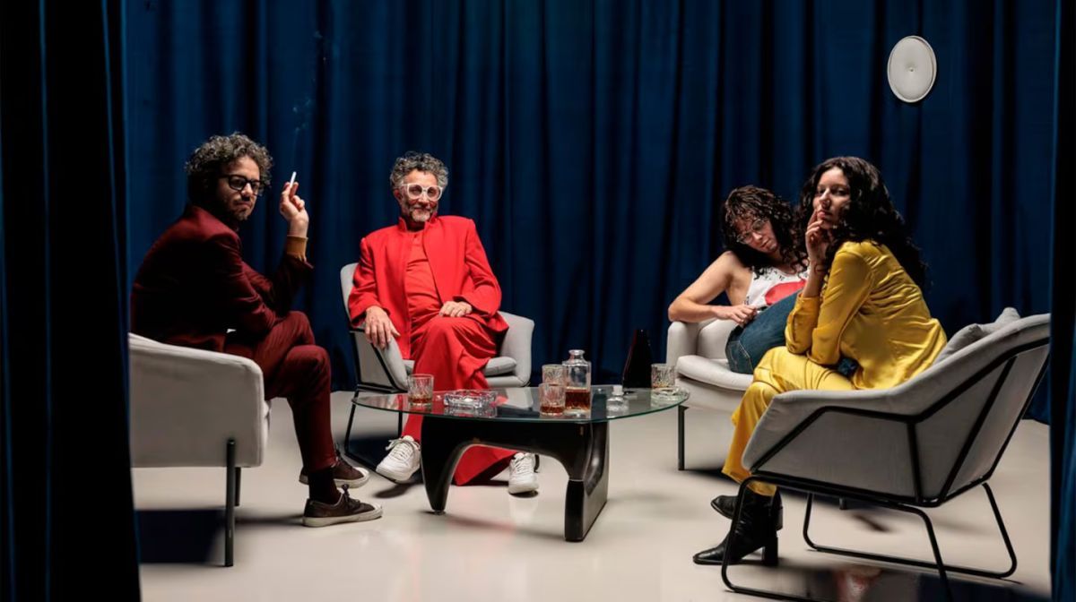 Todos los fitos conversando