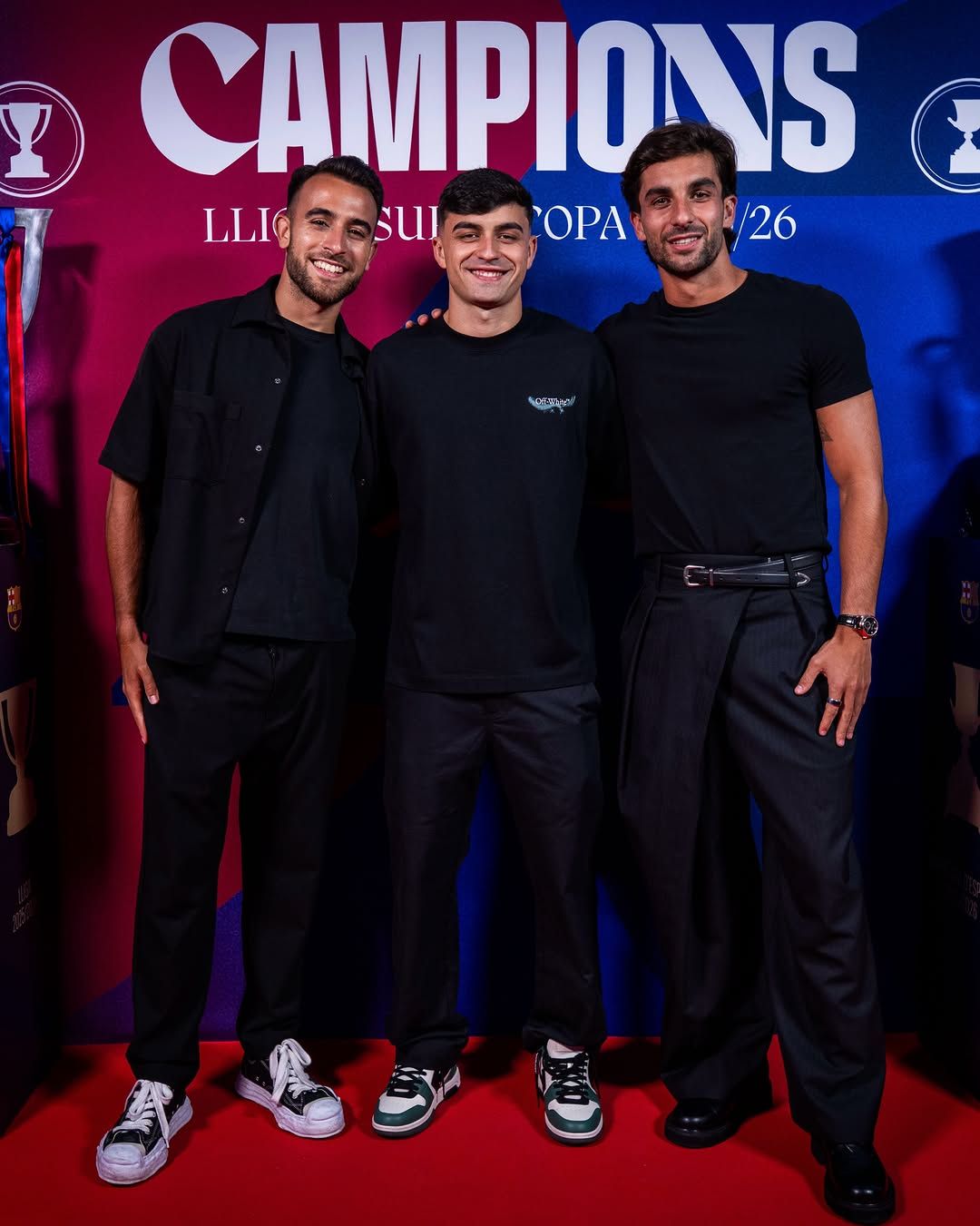Eric García, Pedri y Ferrán Torres, en la cena de celebración del Barcelona