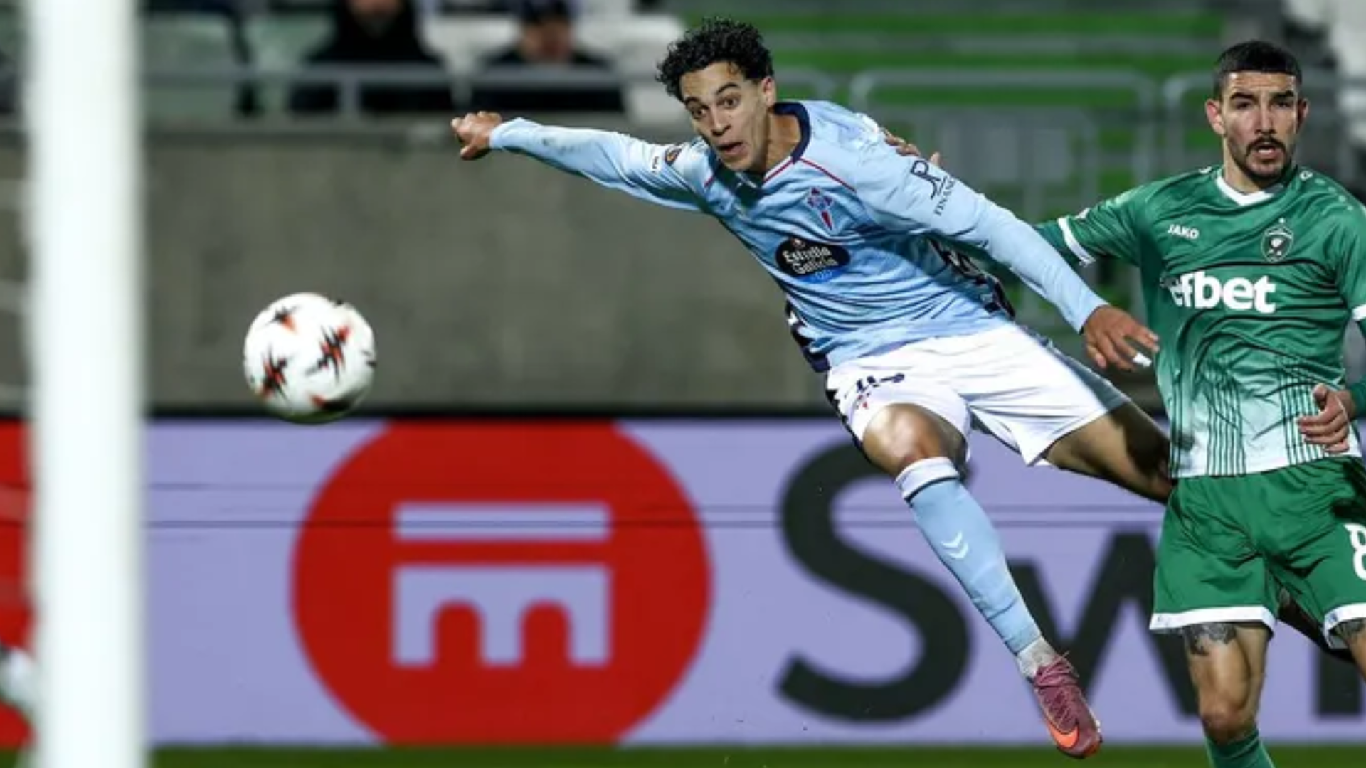 Jones El-Abdellaoui marca gol ante el Ludogorets Jones El-Abdellaoui marca gol ante el Ludogorets