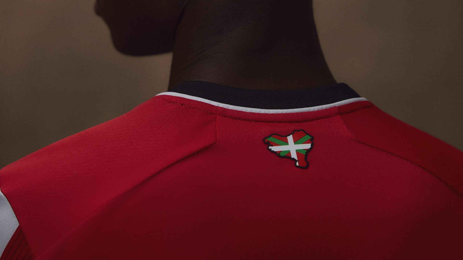 La polémica bandera de la nueva camiseta del Athletic