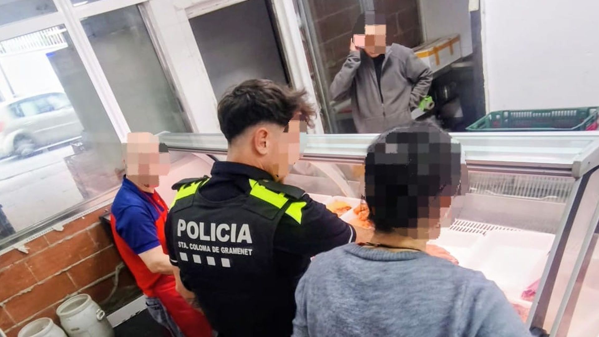 Los agentes detectaron olor a descomposición Los agentes detectaron olor a descomposición