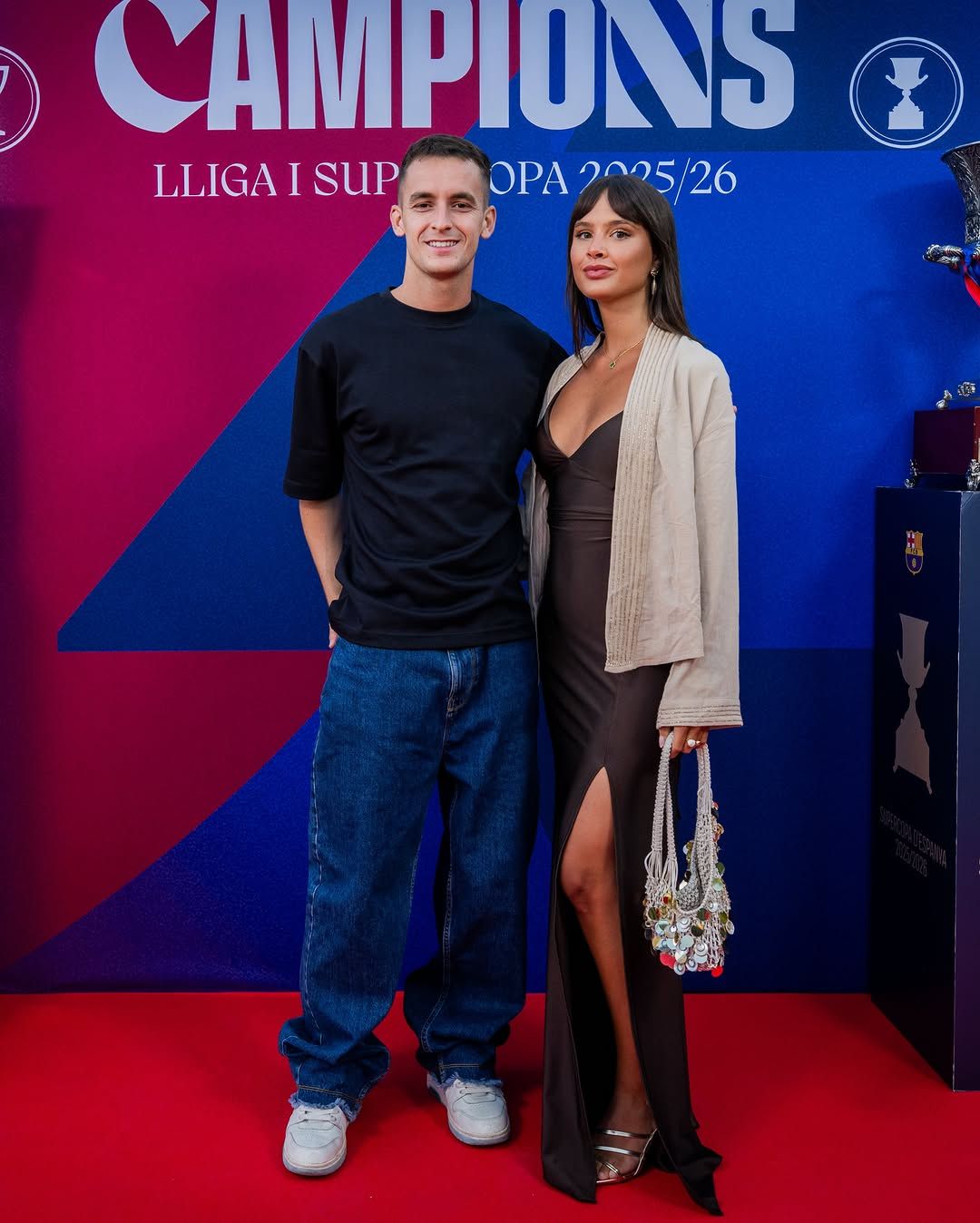 Marc Casadó y Noa Brea, en la cena de celebración del Barcelona
