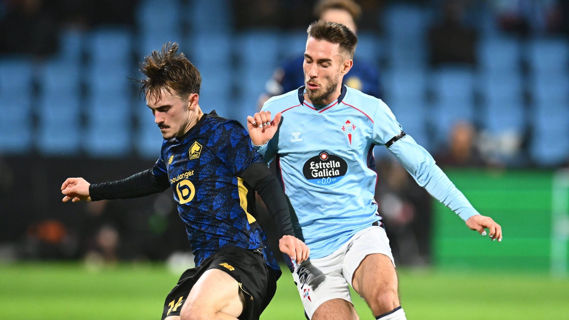 Mingueza, en una jugada del Celta-Lille Mingueza, en una jugada del Celta-Lille