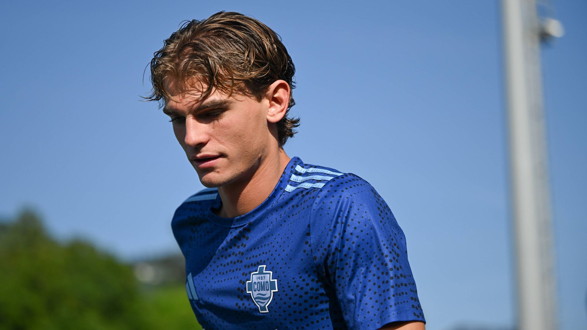 Nico Paz entrenando con el Como