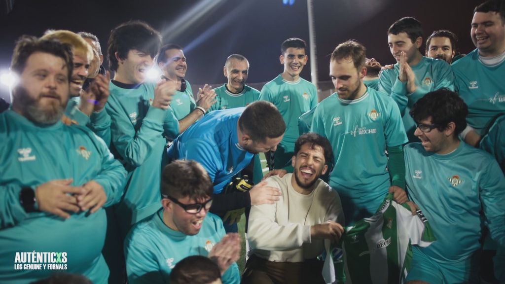 Pablo Fornals desvela el cambio que supuso para él entrenar con los chicos del Betis de LALIGA GENUINE Moeve