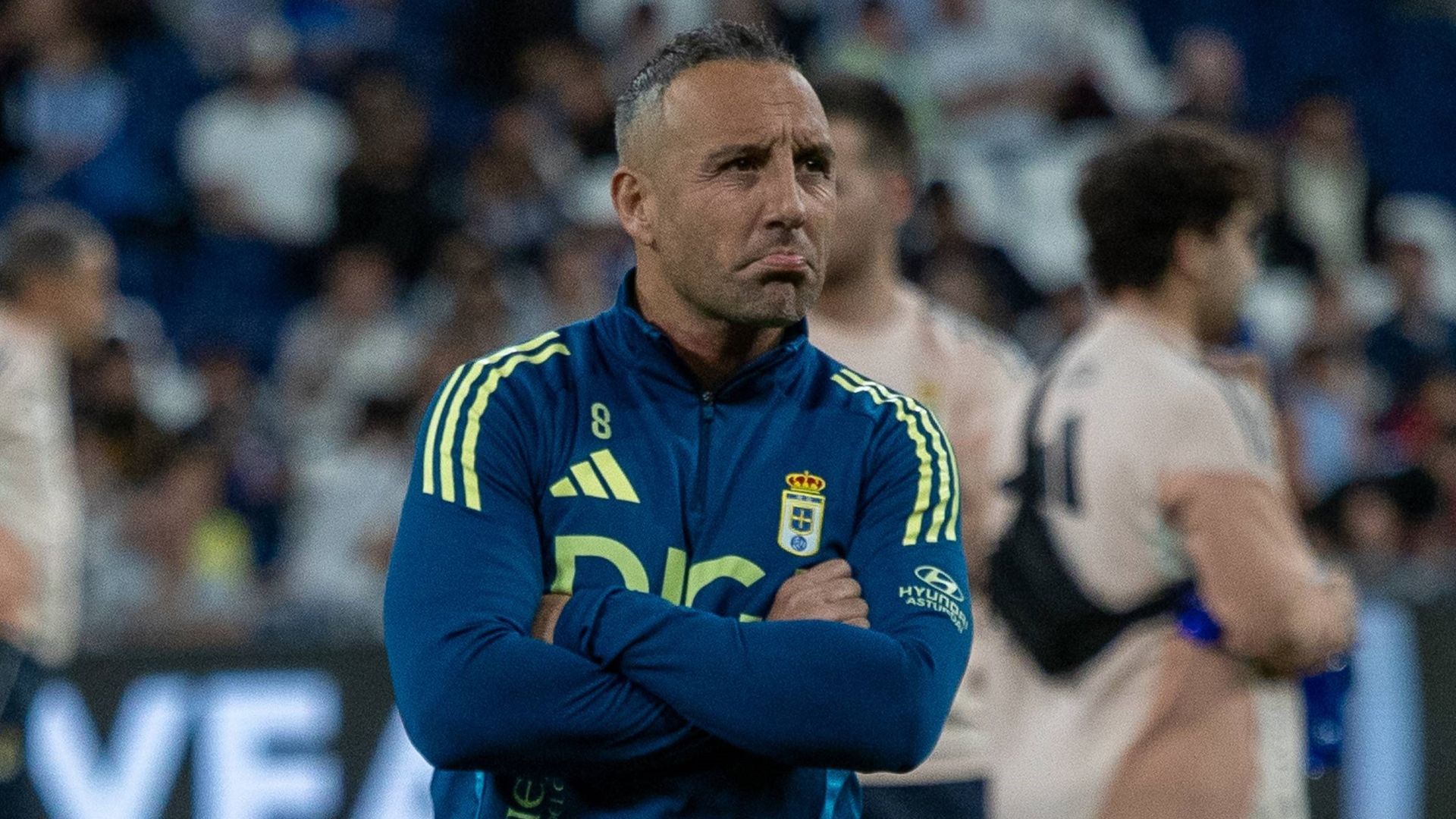 Santi Cazorla calienta con el Real Oviedo Santi Cazorla calienta con el Real Oviedo