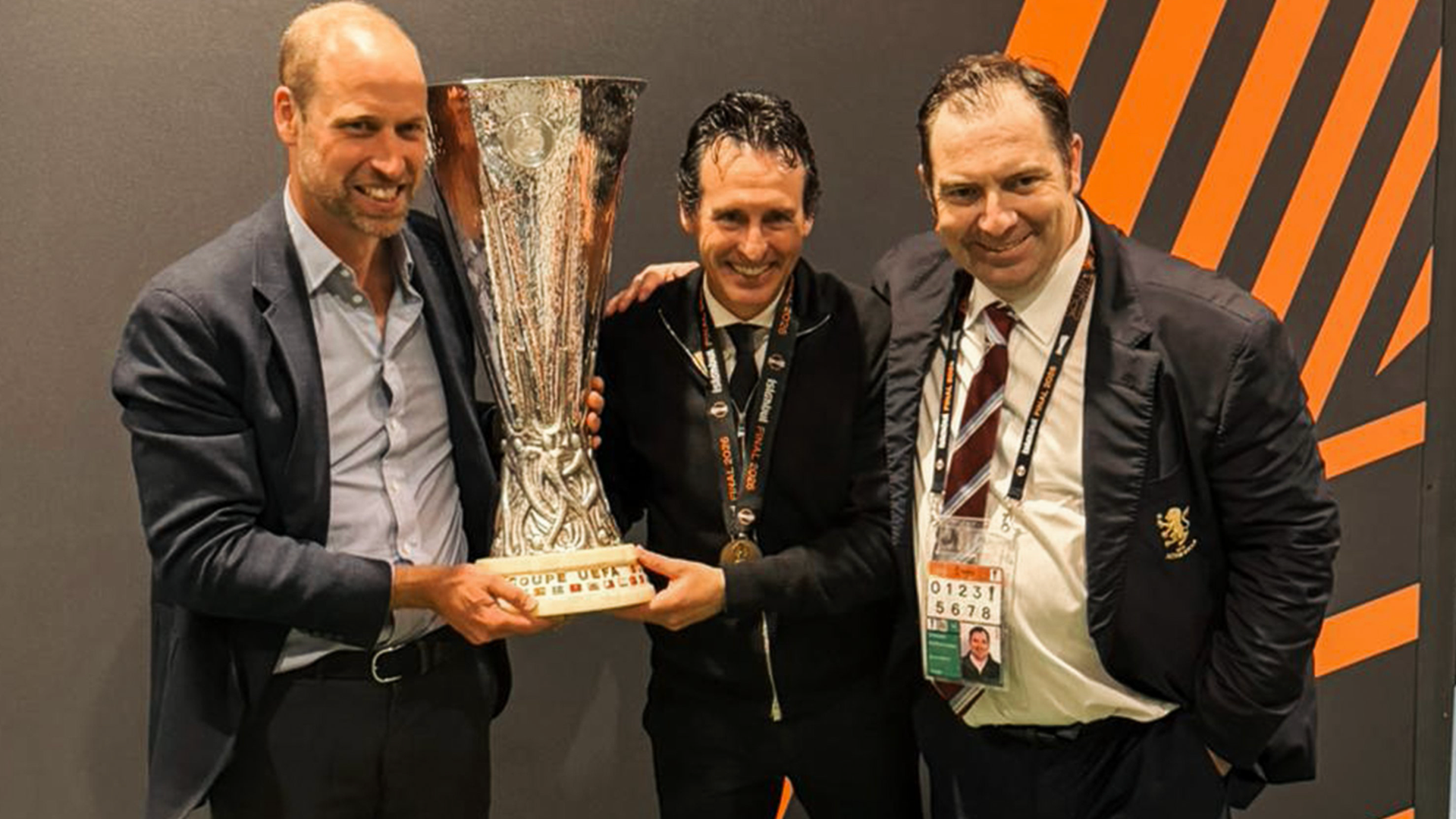 Unai Emery con el Príncipe de Inglaterra y Damià Vidagany Unai Emery con el Príncipe de Inglaterra y Damià Vidagany