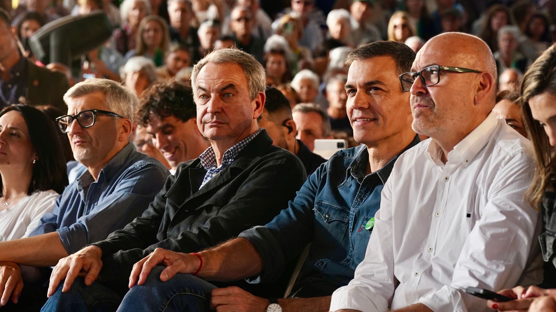 Zapatero con Sánchez en un acto del PSOE Zapatero con Sánchez en un acto del PSOE