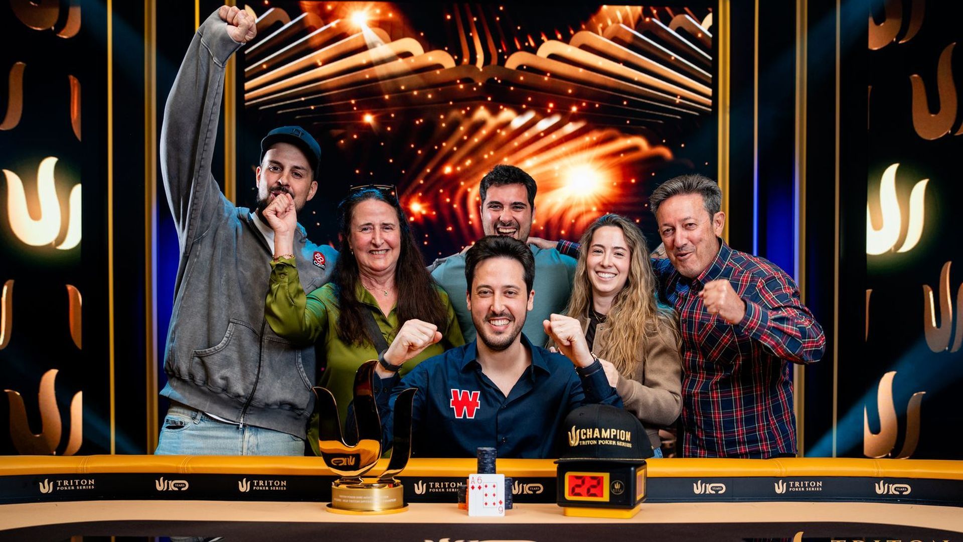 Adrián Mateos, campeón de las Triton