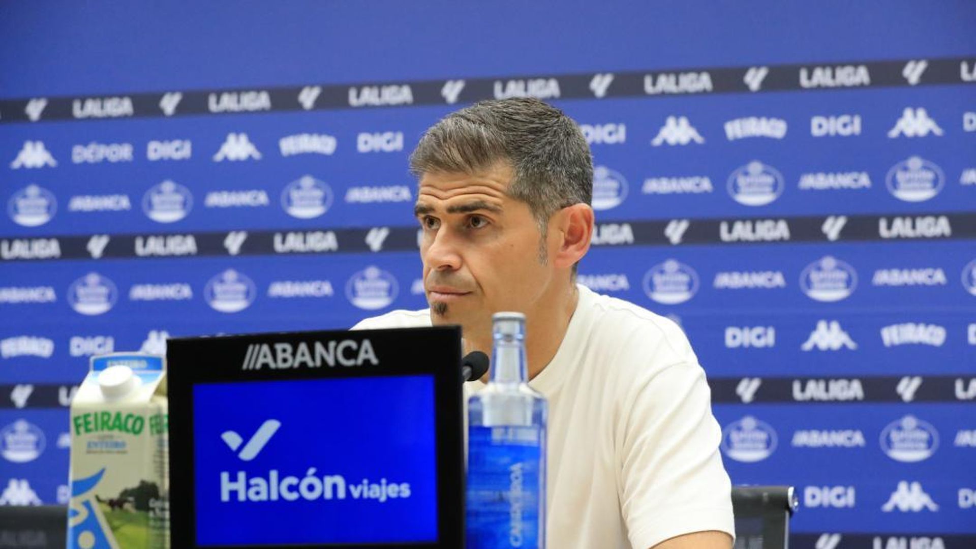 Antonio Hidalgo, en rueda de prensa del Dépor Antonio Hidalgo, en rueda de prensa del Dépor