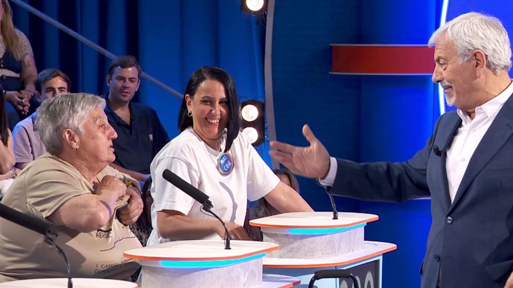 Una concursante protagoniza un momentazo junto a Carlos Sobera: ''Búscame novio, estoy en el mercado''