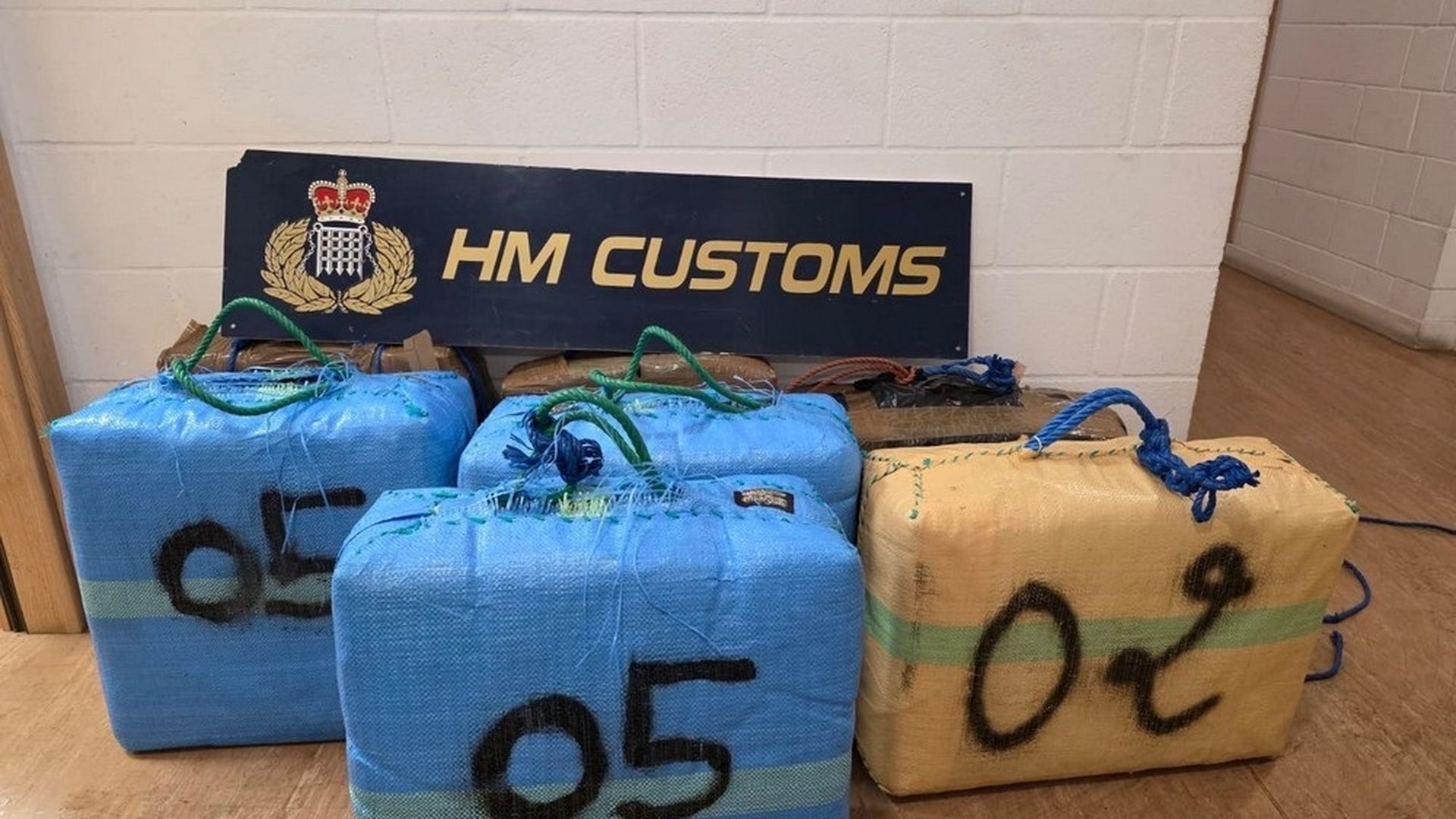 EuropaPress_7542916_detenidos_gibraltar_dos_espanoles_transportar_280_kilos_resina_cannabis EuropaPress_7542916_detenidos_gibraltar_dos_espanoles_transportar_280_kilos_resina_cannabis