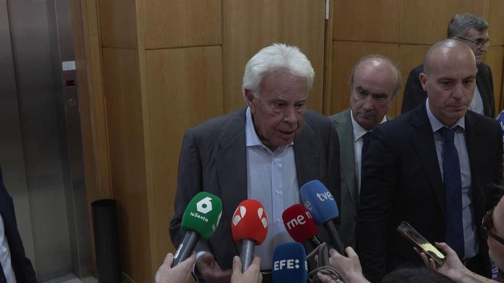 Felipe González dice no atreverse a "creer" la acusación contra Zapatero: "Su presunción de inocencia es indiscutible"