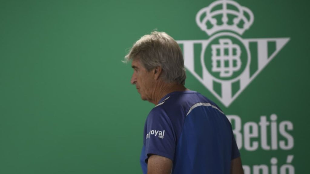 Manuel Pellegrini, en la rueda de prensa previa al Betis - Levante