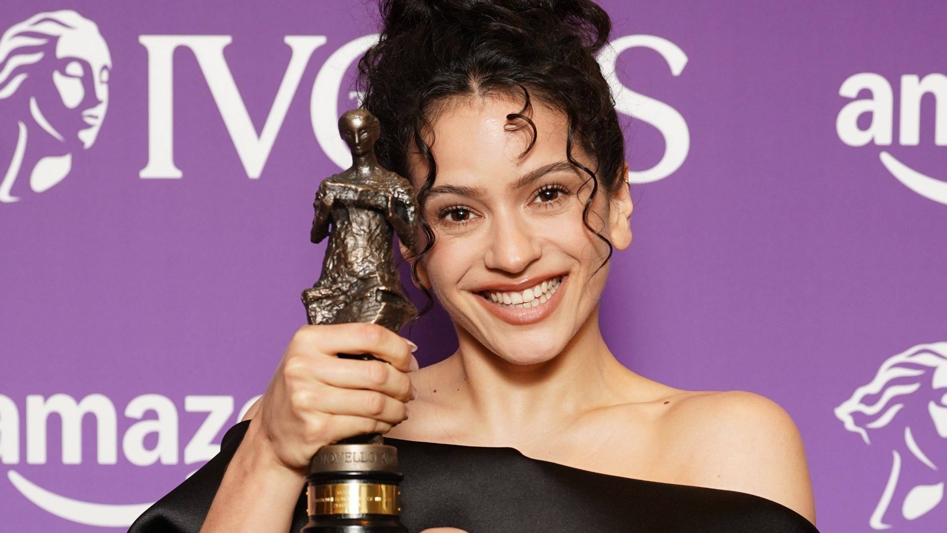 Rosalía recogió en Londres el premio Ivor a Compositora del Año
