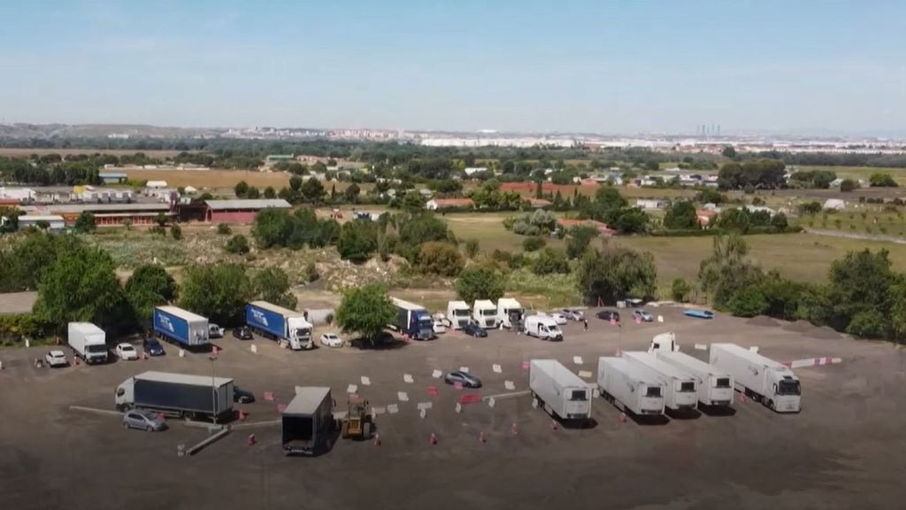 Sólo hay 52 aparcamientos seguros en todo el país para 400.000 camiones: crecen los parking ilegales y los robos